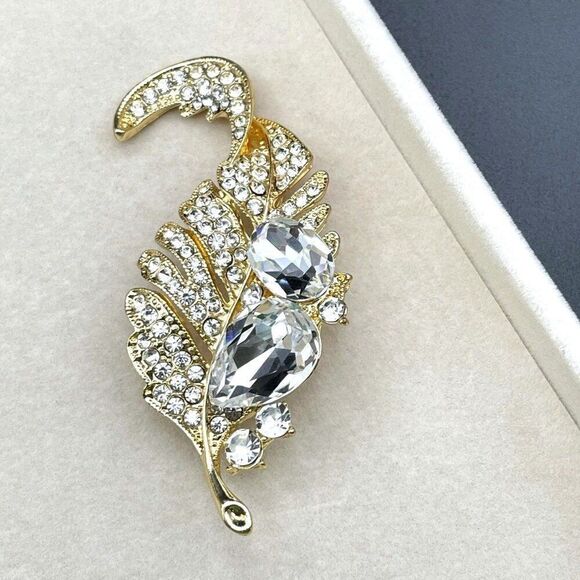 Yellow Gold with White Diamond Crystal Single Feather Pin Back Brooch - Picture 3 of 9